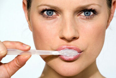 What’s the best way to brush your teeth?