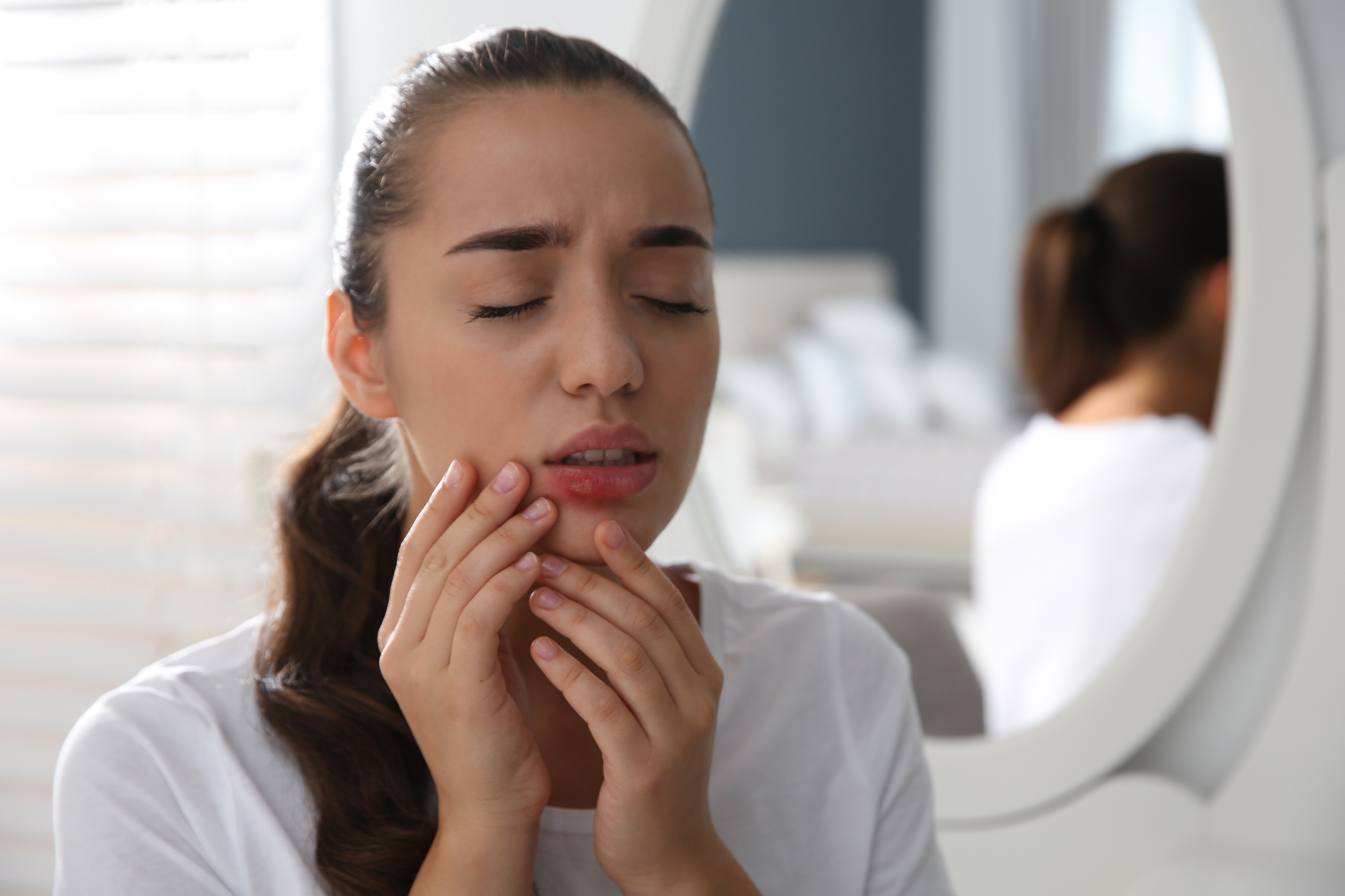 Dealing With The Discomfort of Mouth Ulcers