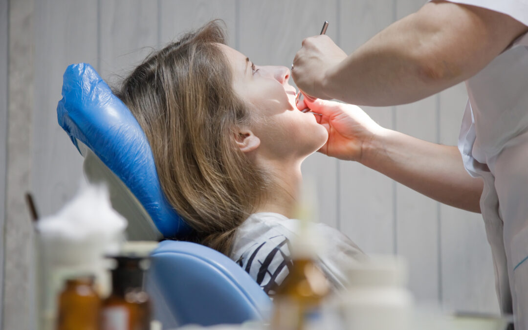 Reasons Why Dentists Recommend You Remove Wisdom Teeth